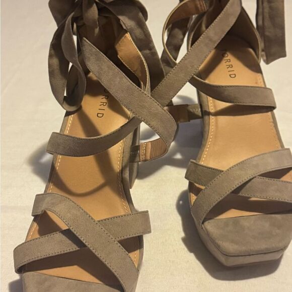 TORRID 9W Taupe Tan Beige Laceup Platform Heel Strappy Chunky W Ankle Ties Y2K - Picture 4 of 7